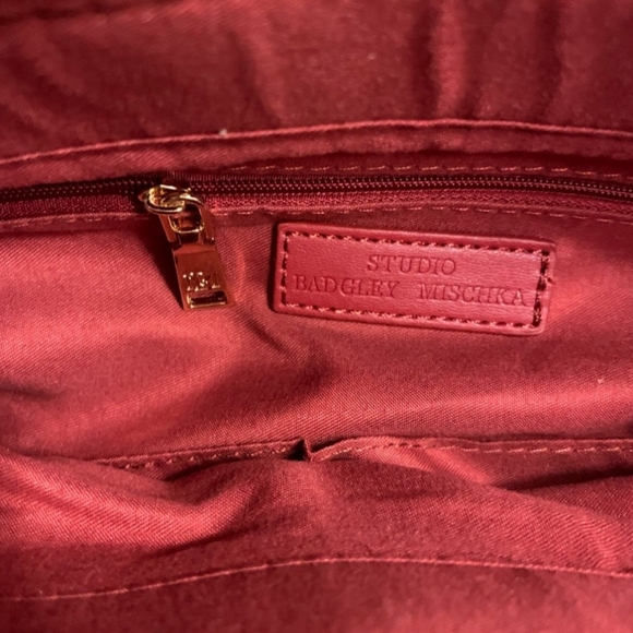 Studio Badgley Mishka Big Diamond Quilted Tote With Front Lock - Picture 5 of 6